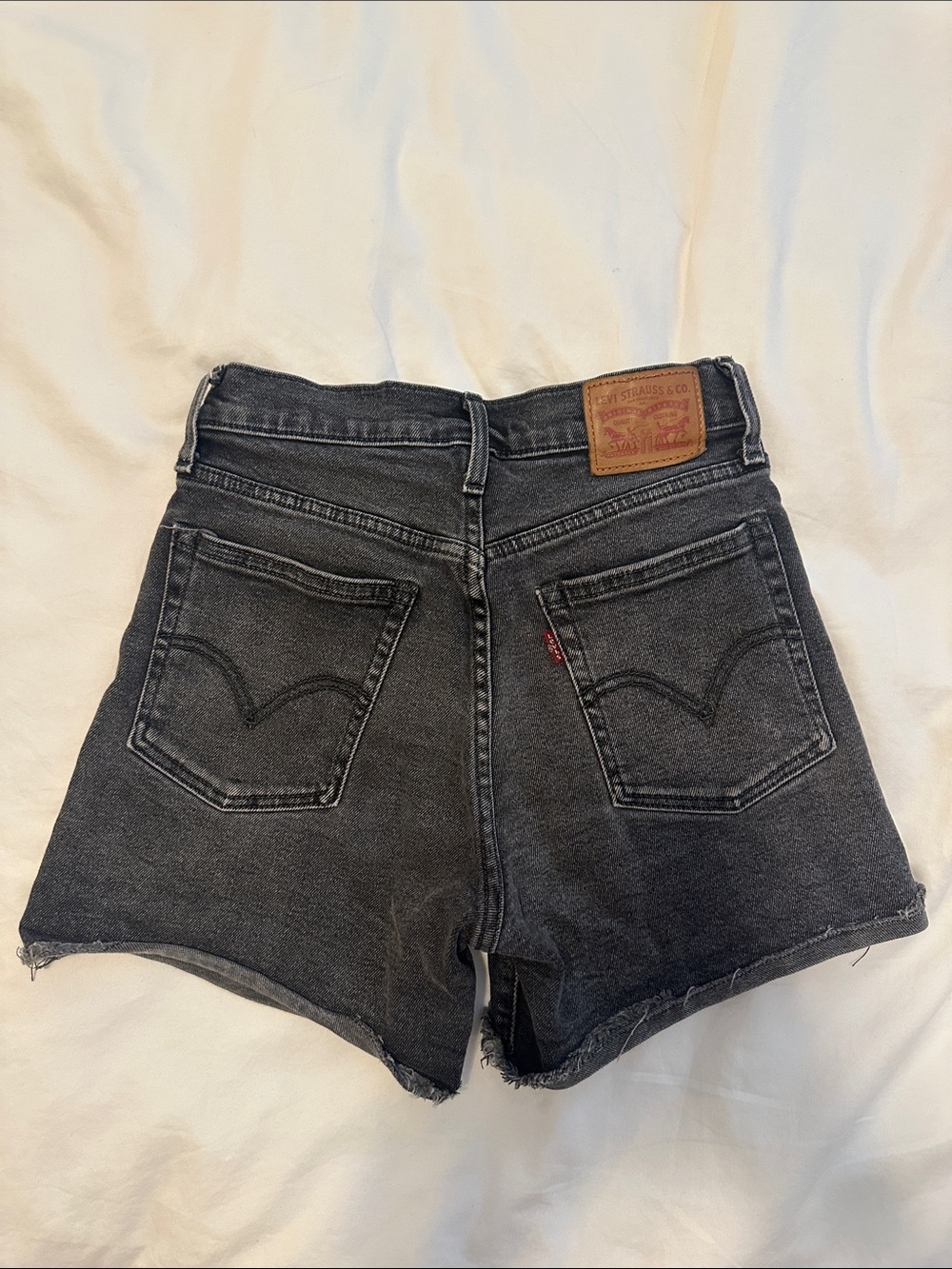 LEVIS DENIM CUTOFF SHORTS